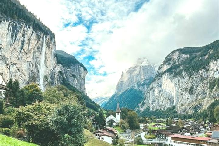 Avery, 34 — Escort in Seen (Kreis 3) / Ganzenbuehl, Switzerland