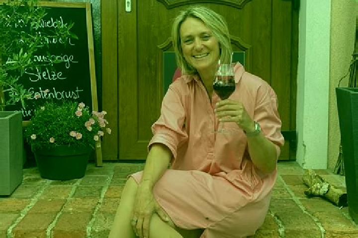 Avery, 34 — Escort in Voesendorf, Austria