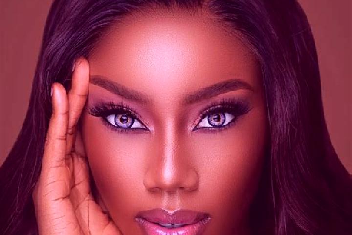 Avery, 35, a auburn blue-eyed ebony companion based in Port Orange. Offering Striptease, Fetish, Roleplay. Available for incall and outcall, overnight bookin...