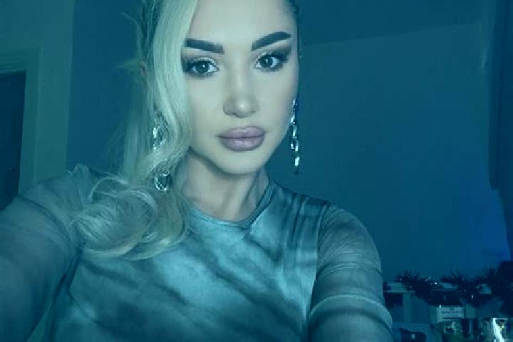 Avery, 35, a blonde brown-eyed caucasian companion based in Bay City. Offering GFE, BDSM, Fetish, 69, Couples. Available for incall and outcall, day and even...