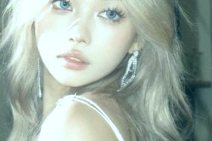 Avery, 35, a blonde dark-eyed asian companion based in Alcobaca. Offering Striptease, Roleplay, GFE, OWO. Available for incall and outcall, overnight booking...