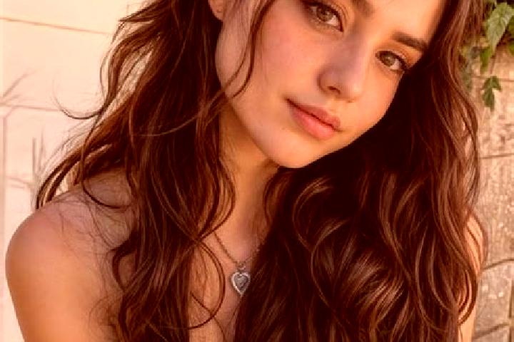 Avery, 35, a chestnut hazel-eyed middle eastern companion based in Miangas. Offering CIM, BDSM, Striptease, Erotic Massage, Girlfriend Experience. Available ...