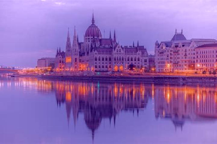 Avery, 35 — Escort in Dad, Hungary