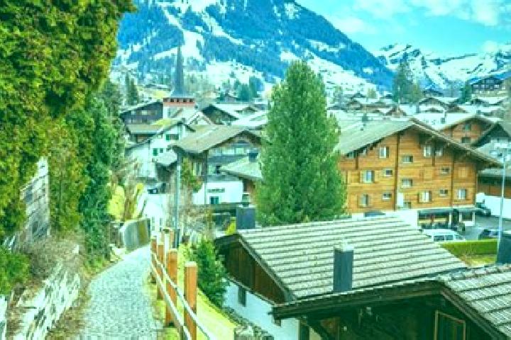 Avery, 35 — Escort in Gstaad, Switzerland