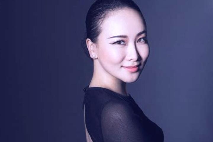 Avery, 35 — Escort in Yinxi, China
