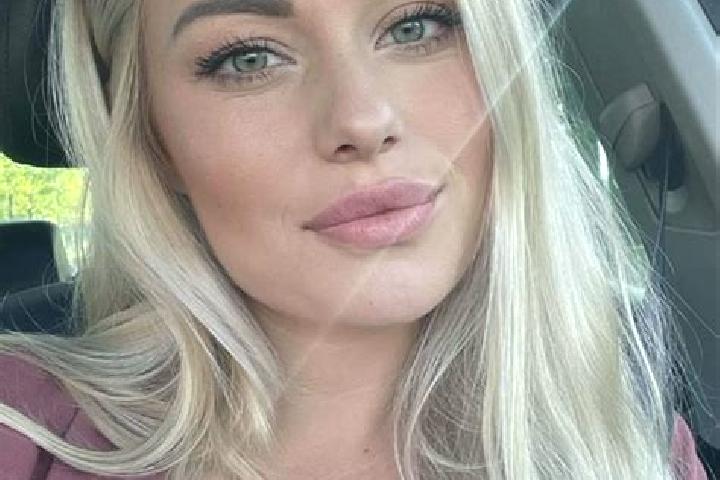 Avery, 36, a blonde hazel-eyed asian companion based in East Whitburn. Offering Duos, Couples, 69, Party Girl. Available for incall and outcall, overnight bo...
