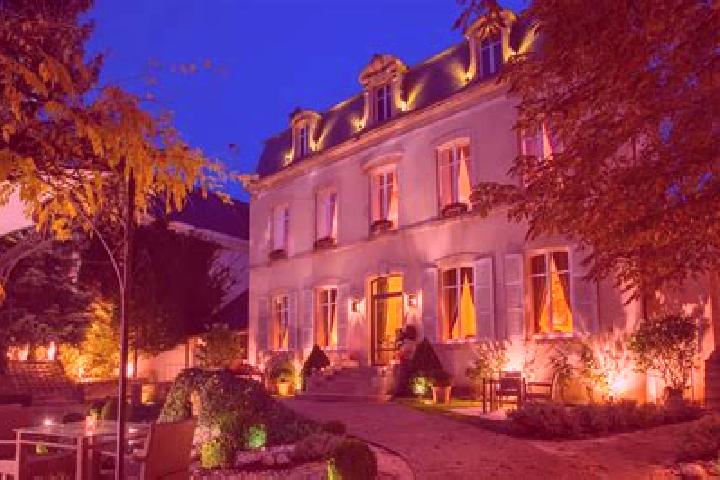 Avery, 36 — Escort in Beaune, France