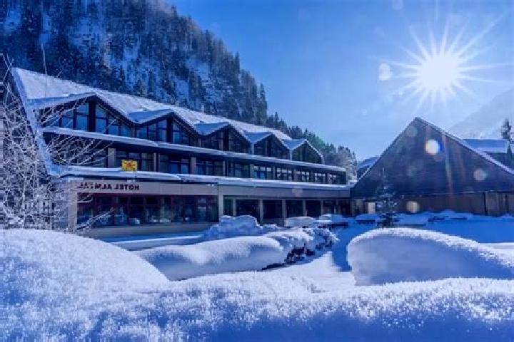Avery, 36 — Escort in Gruenau im Almtal, Austria