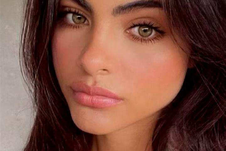 Avery, 37, a brunette amber-eyed indian companion based in El Ingenio. Offering Striptease, Duos. Available for incall and outcall, overnight bookings availa...