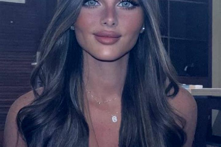 Avery, 37, a brunette brown-eyed european companion based in Melide. Offering OWO, Overnight, Girlfriend Experience. Available for incall and outcall, overni...