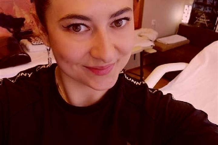 Avery, 37, a brunette dark-eyed mediterranean companion based in Santa Luzia do Itanhy. Offering Deep French Kissing, Couples, Striptease, Prostate Massage. ...
