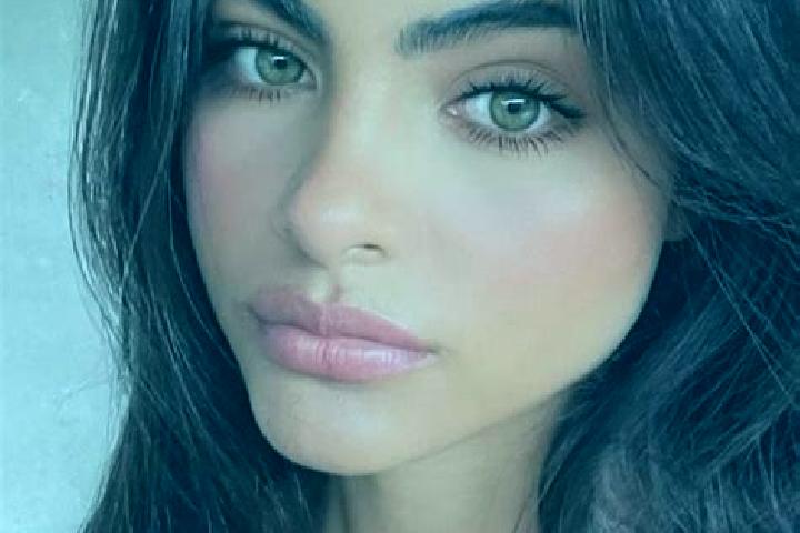 Avery, 37, a chestnut green-eyed indian companion based in Paracelis. Offering Deep French Kissing, Massage, A-Level, Roleplay. Available for incall and outc...