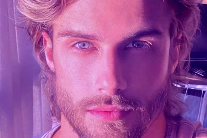Avery, 37, a dark blonde blue-eyed indian companion based in Buchy. Offering BDSM, Duos, Overnight, Couples, OWO. Available for incall and outcall, day and e...