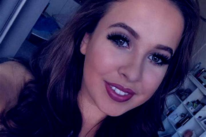 Avery, 37, a dark blonde dark-eyed mediterranean companion based in Radosovice. Offering Domination, Massage, Overnight, Roleplay, Travel Companion. Availabl...