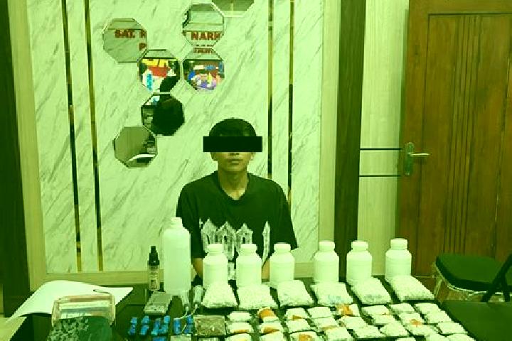 Avery, 37 — Escort in Cigorowong, Indonesia