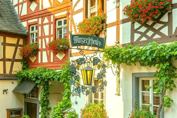 Avery, 37 — Escort in Kotzenbull, Germany
