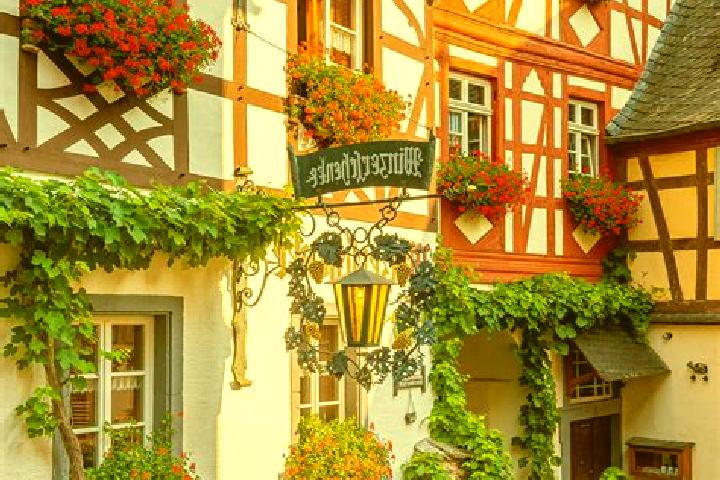 Avery, 37 — Escort in Siebenbaumen, Germany