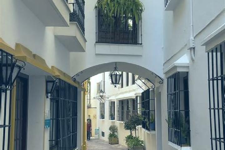 Avery, 37 — Escort in Xove, Spain