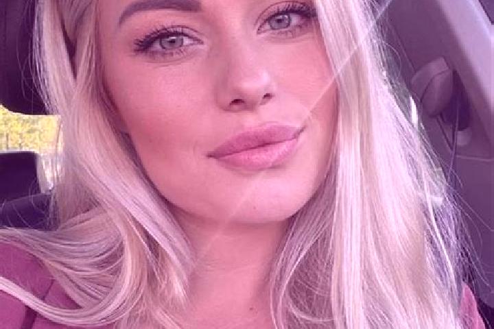 Avery, 38, a blonde hazel-eyed asian companion based in Fuschl am See. Offering Fetish, Overnight, Striptease. Available for incall and outcall, day and even...