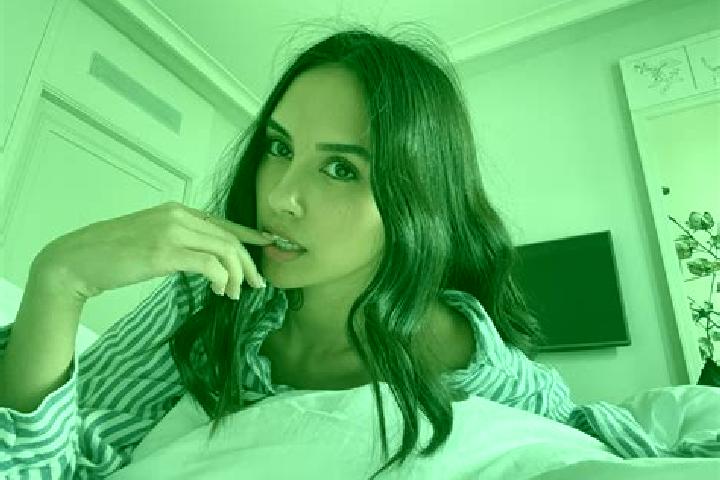 Avery, 38, a brunette dark-eyed european companion based in Pruneni. Offering Travel Companion, Girlfriend Experience, Dinner Date, GFE. Available for incall...