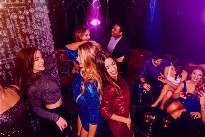 Avery, 38, a dark blonde amber-eyed mixed companion based in Le Vivier-sur-Mer. Offering Party Girl, Roleplay, Overnight, BDSM. Available for incall and outc...