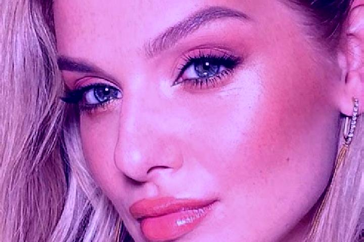 Avery, 38, a dark blonde green-eyed mixed companion based in Werken. Offering Erotic Massage, A-Level, 69. Available for incall and outcall, overnight bookin...