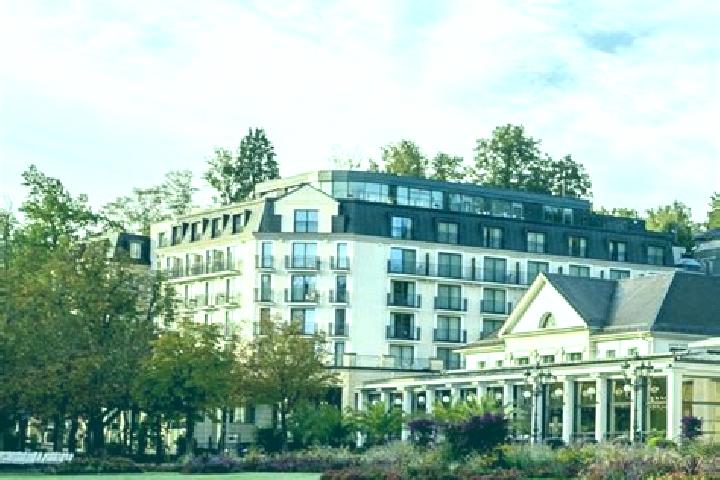 Avery, 38 — Escort in Baden, France