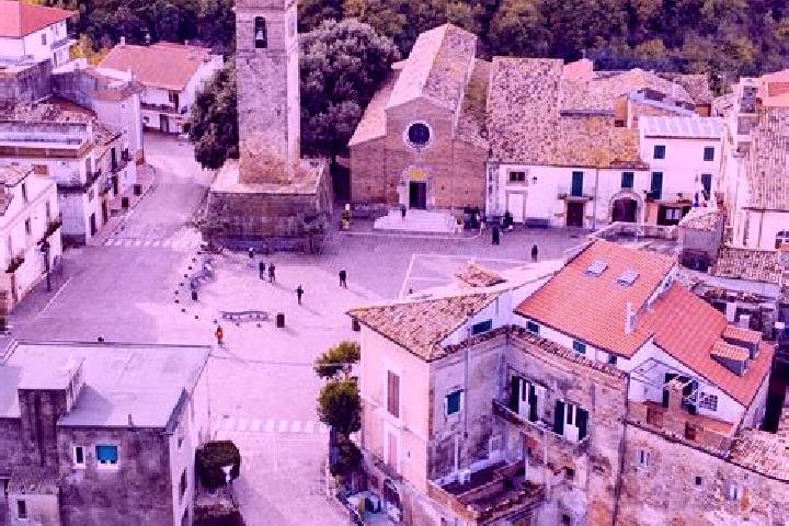 Avery, 38 — Escort in Borgo San Giovanni, Italy