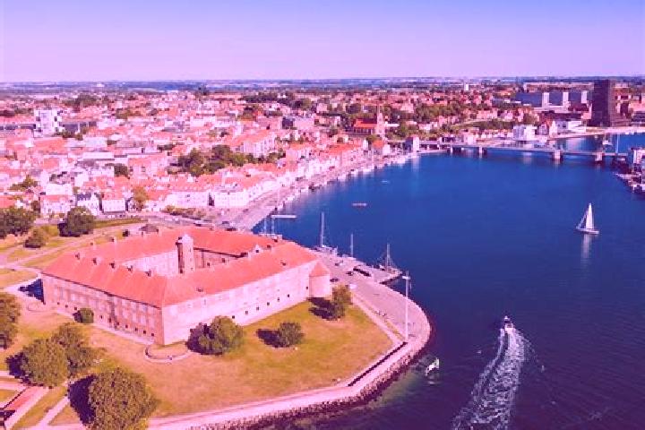 Avery, 38 — Escort in Nordborg, Denmark