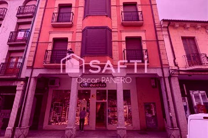 Avery, 38 — Escort in Villaobispo de Otero, Spain