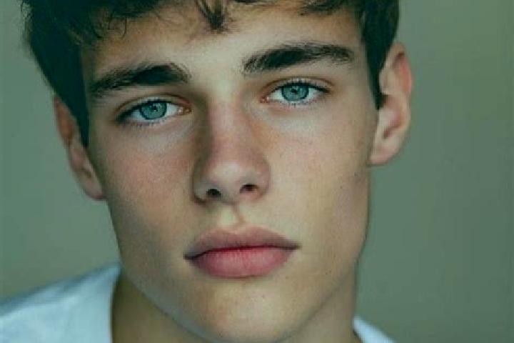 Avery, 39, a brunette dark-eyed caucasian companion based in Sulahan. Offering OWO, Deep French Kissing, Couples. Available for incall and outcall, overnight...