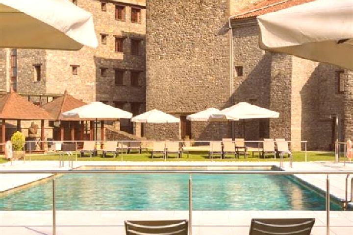 Avery, 39 — Escort in Boltana, Spain