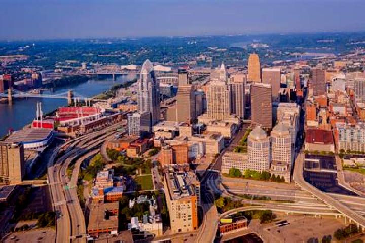 Avery, 39 — Escort in Cincinnati, United States