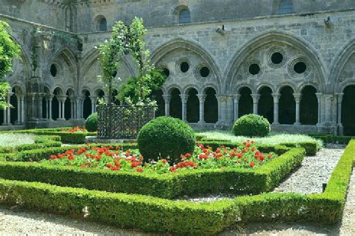 Avery, 39 — Escort in Le Monastere, France