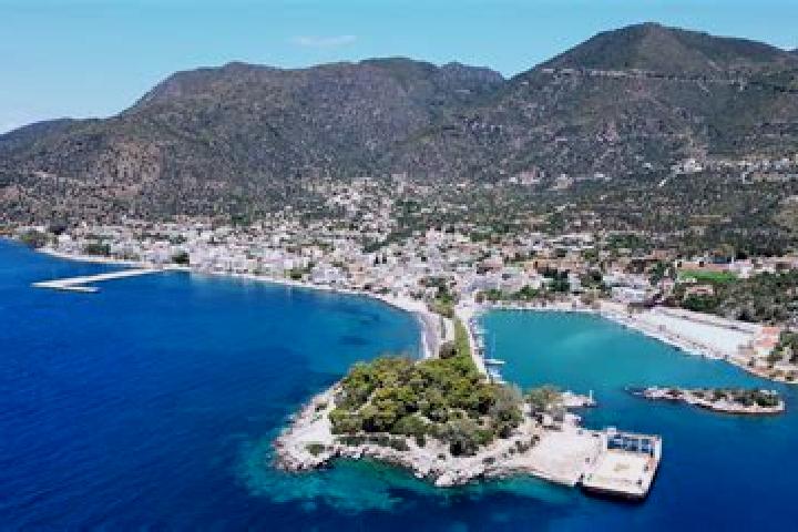 Avery, 39 — Escort in Methana, Greece