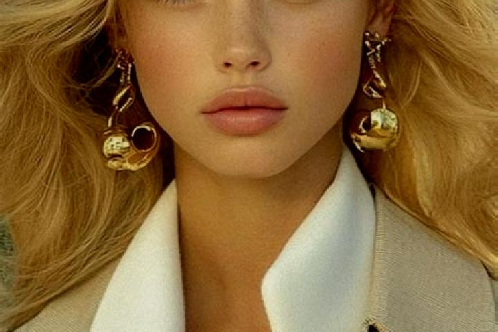 Chloe, 20, a auburn amber-eyed european companion based in Agara. Offering Travel Companion, Deep French Kissing, Couples, Prostate Massage, Overnight. Avail...