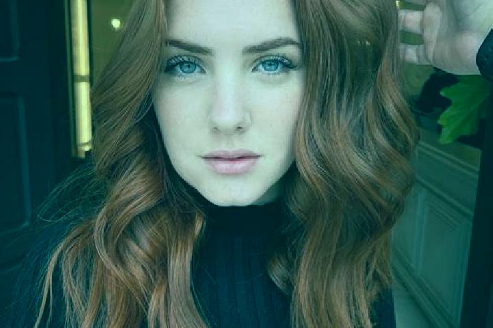 Chloe, 20, a auburn blue-eyed mediterranean companion based in Chaponost. Offering Dinner Date, Travel Companion, OWO. Available for incall and outcall, over...