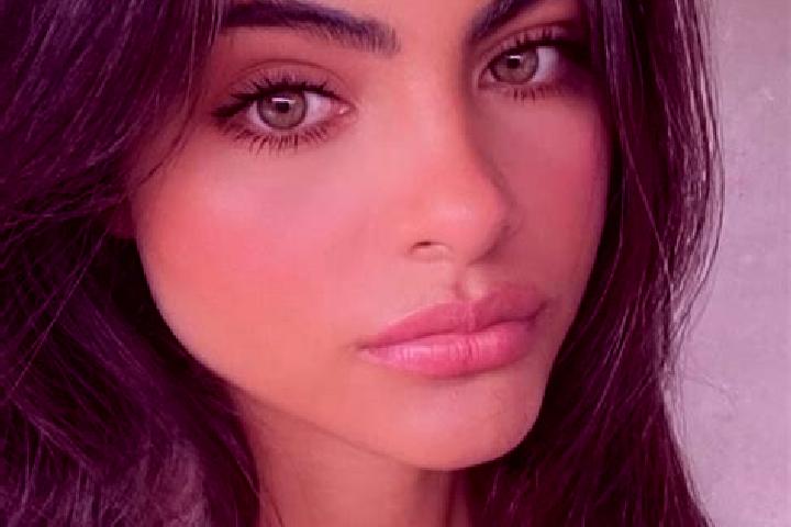 Chloe, 20, a black brown-eyed indian companion based in Fort McPherson. Offering Deep French Kissing, Party Girl, Girlfriend Experience, 69, GFE. Available f...