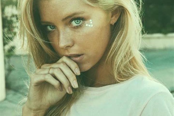 Chloe, 20, a blonde blue-eyed mediterranean companion based in Cordry Sweetwater Lakes. Offering OWO, Travel Companion, Striptease, Fetish. Available for inc...