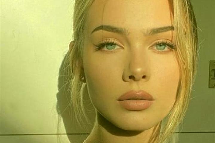Chloe, 20, a blonde brown-eyed european companion based in Karayar. Offering Party Girl, A-Level, CIM, Tantra. Available for incall and outcall, day and even...