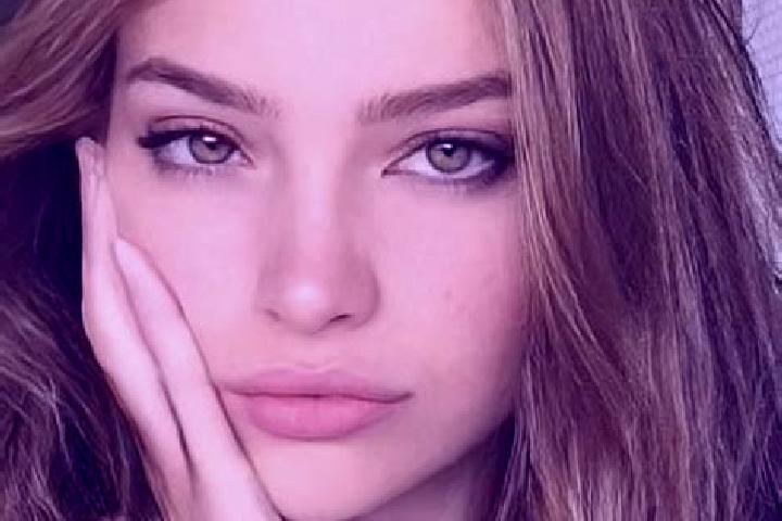 Chloe, 20, a brunette green-eyed slavic companion based in Akluj. Offering Duos, Couples, OWO, BDSM, Massage. Available for incall and outcall, day and eveni...