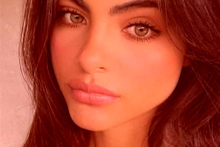 Chloe, 20, a chestnut hazel-eyed middle eastern companion based in Alter do Chao. Offering Travel Companion, GFE, Massage, Domination. Available for incall a...