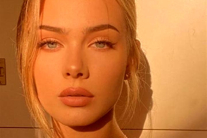 Chloe, 20, a red blue-eyed european companion based in Conca Casale. Offering Deep French Kissing, BDSM, Prostate Massage, Girlfriend Experience. Available f...