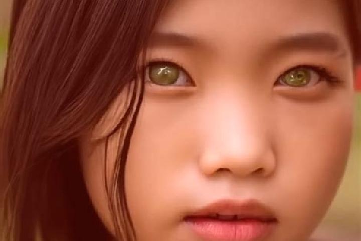 Chloe, 20, a red green-eyed asian companion based in Barakani. Offering Massage, Couples, OWO, Roleplay. Available for incall and outcall, overnight bookings...