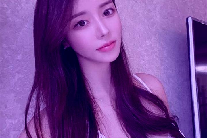 Chloe, 20 — Escort in Hoenam, South Korea