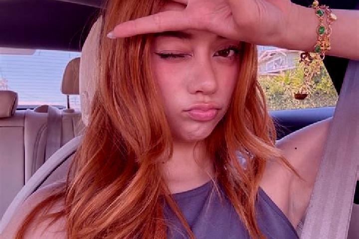 Chloe, 20 — Escort in Huningue, France