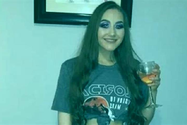Chloe, 20 — Escort in Lisnaskea, United Kingdom