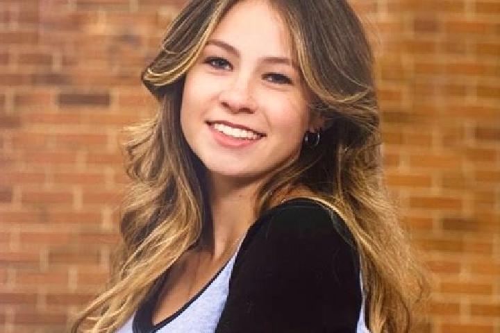 Chloe, 20 — Escort in Millburn, United States