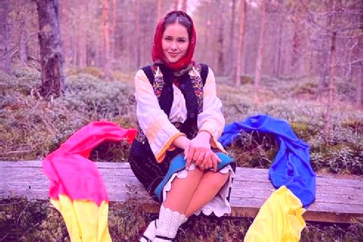 Chloe, 20 — Escort in Sadova, Romania