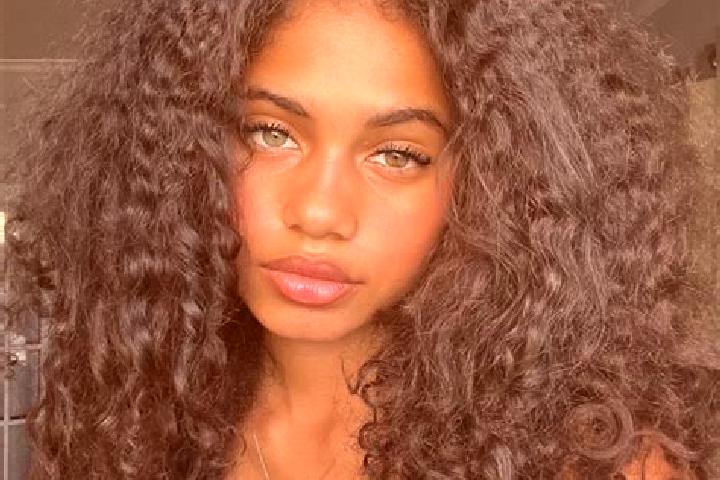 Chloe, 21, a auburn blue-eyed ebony companion based in Norala. Offering CIM, Domination, Tantra. Available for incall and outcall, day and evening dates.